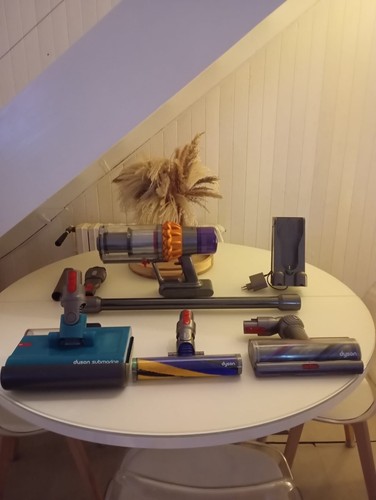 Aspirateur balai dyson - aspirateur,