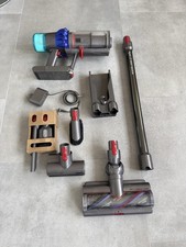 Dyson V15